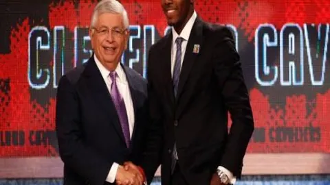 正月初一全国跨区域人流突破2亿人里程碑