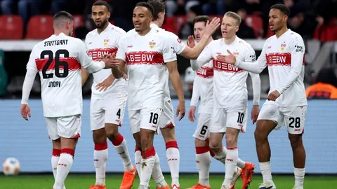 库里创纪录15破50分，詹姆斯次之14次同辉壮举